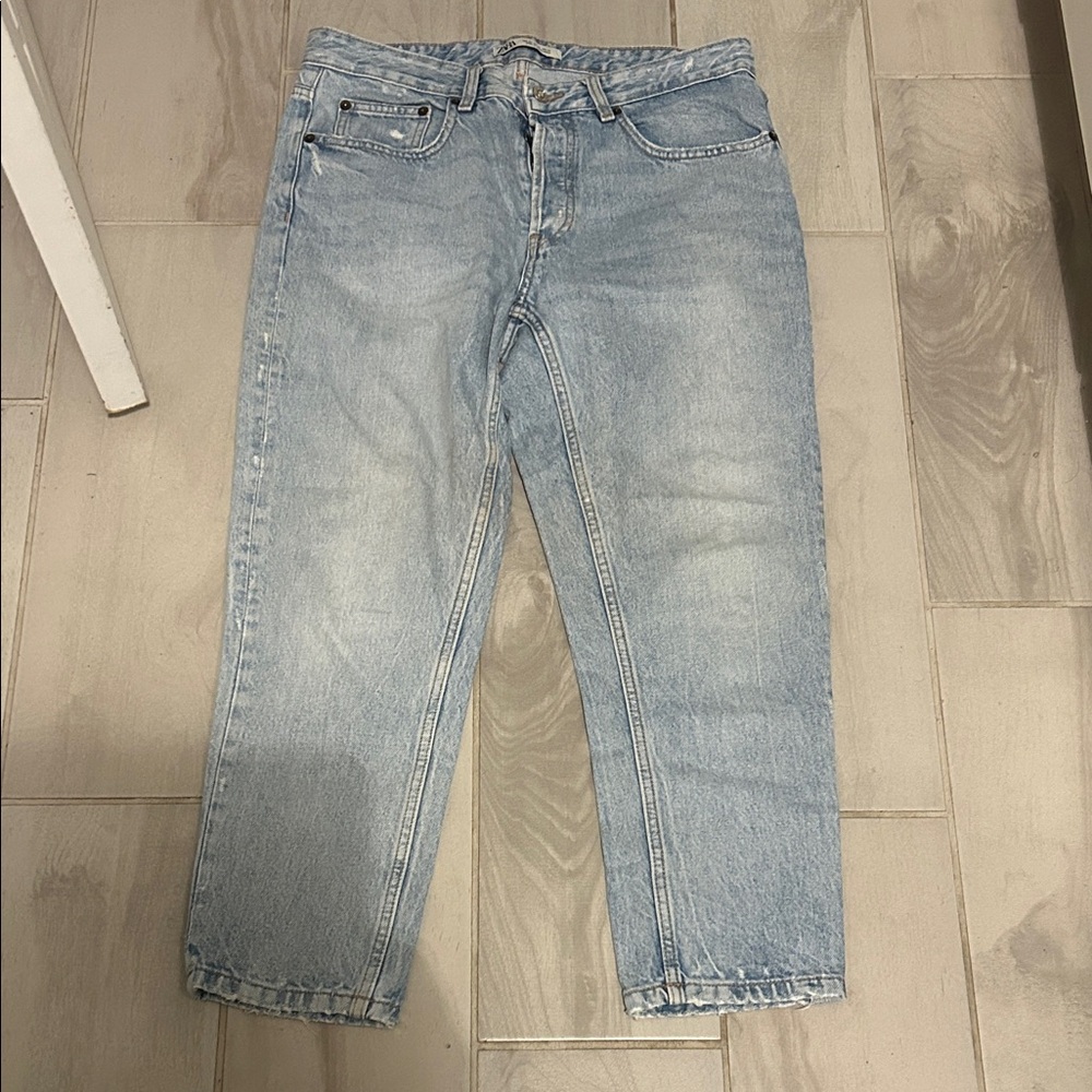 Zara Men's Light Wash Straight Jeans